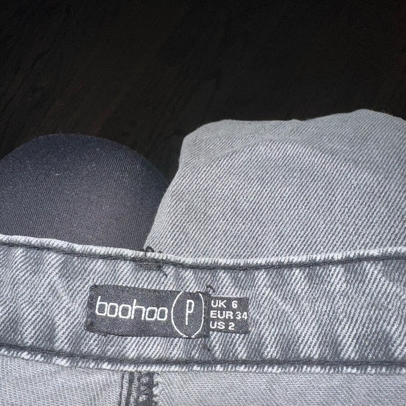 Boohoo Baggy Boyfriend Distressed Grey Jeans Size 2 NWT - Picture 8 of 8